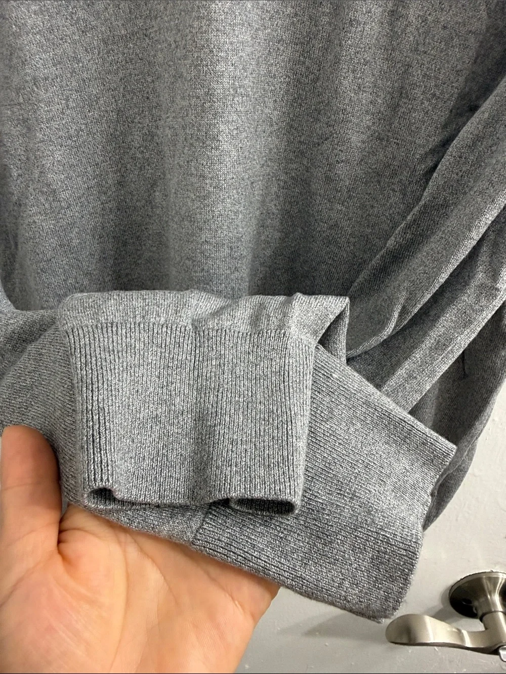 Banana Republic luxury blend v-neck pullover sweater in gray color size L